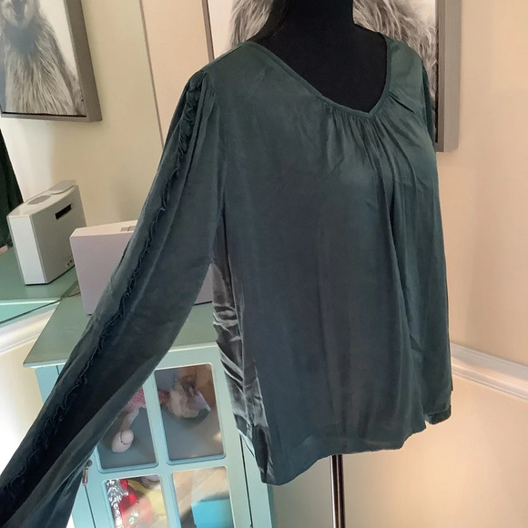 #272 NWT Nine Britton Green Long Sleeve Poet Sleeve Top Size Medium - Picture 10 of 12